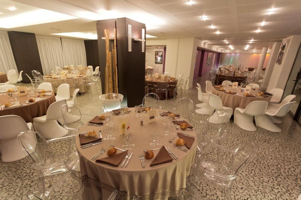Le Rex Hotel Tarbes Zewnętrze zdjęcie