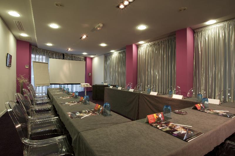 Le Rex Hotel Tarbes Zewnętrze zdjęcie