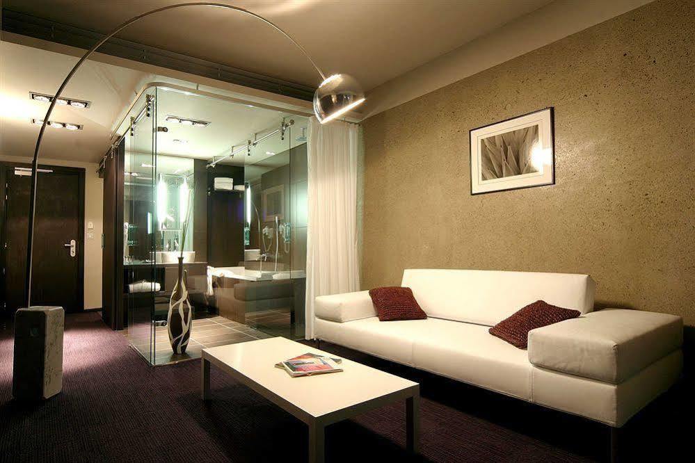 Le Rex Hotel Tarbes Zewnętrze zdjęcie