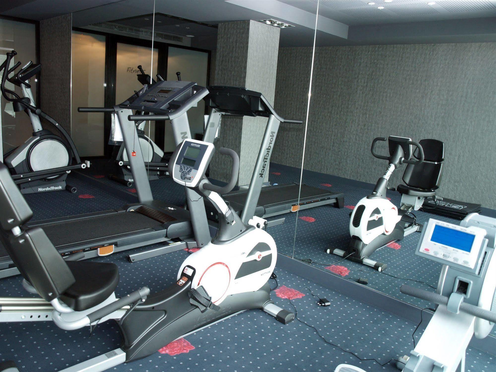 Le Rex Hotel Tarbes Zewnętrze zdjęcie